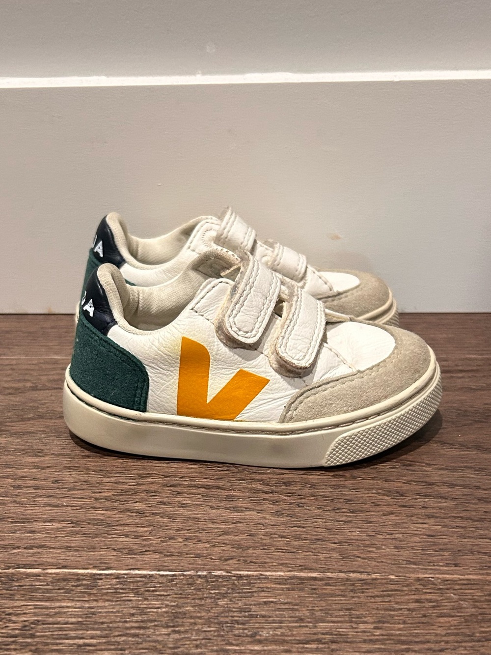 Veja Size 7 Toddler Boy's V-12 Chromefree Leather Sneakers Shoes